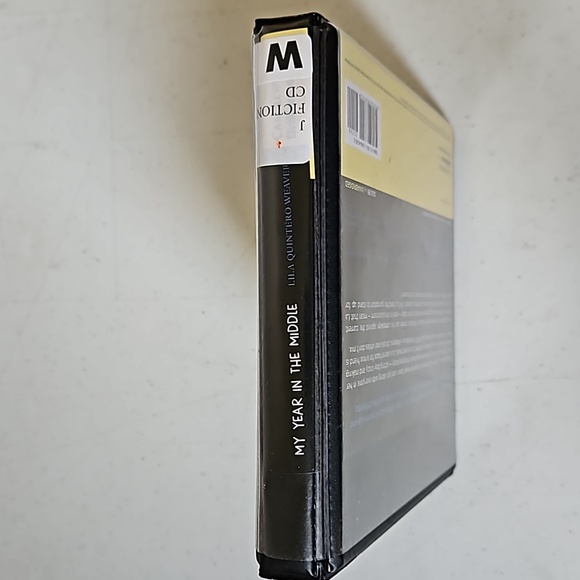 My Year In The Middle by Lila Quintero Weaver audiobook - Picture 4 of 4